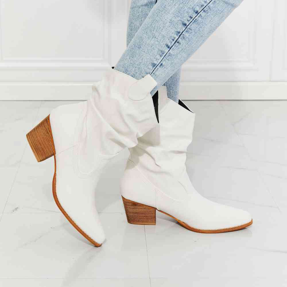 MMShoes Better in Texas Scrunch Cowboy Boots in White Trendsi