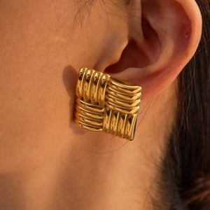 Power | Gold Vintage Style Jewelry Beauty Prologue