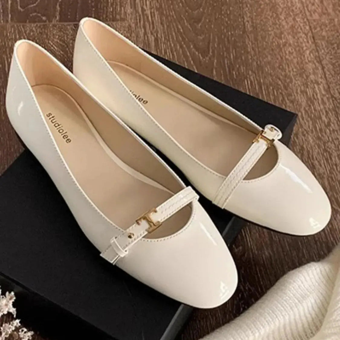 Round Toe Flats Slip-Ons Trendsi